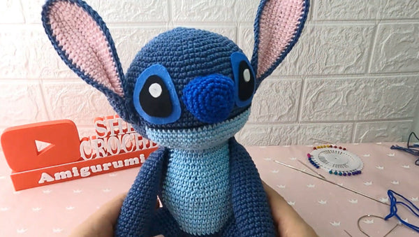 Sheila Crochê ensina a fazer o Stitch em amigurumi no YouTube